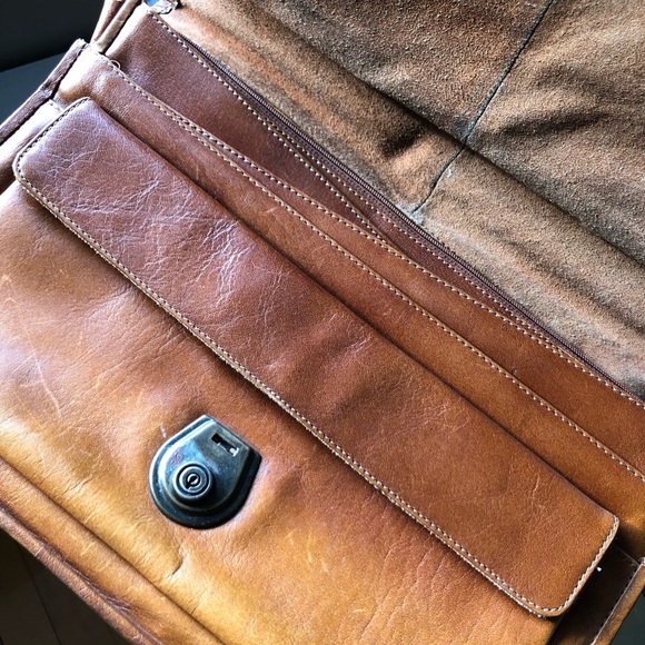 Leather Bugatti Laptop Bag / Satchel - Picture 6 of 7